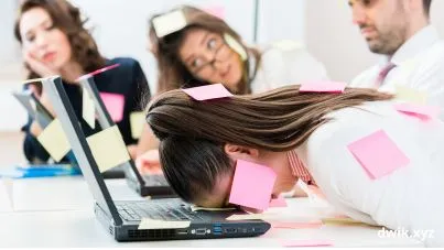 Burnout Karena Kerja - Dwik.web.id